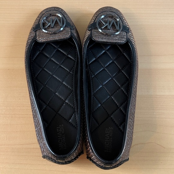 Michael Kors LILLIE Flats Black Gold Fine Glitter Logo 6M Women’s - Picture 4 of 6